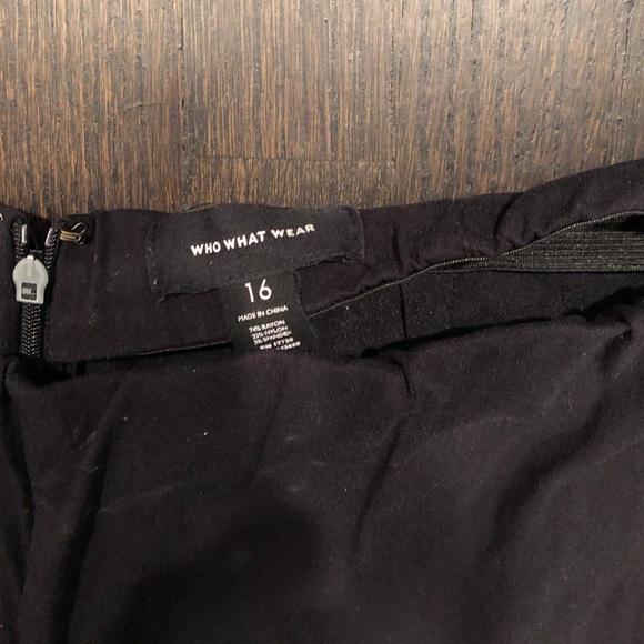 Women’s Skinny Crop Pant - Picture 3 of 3